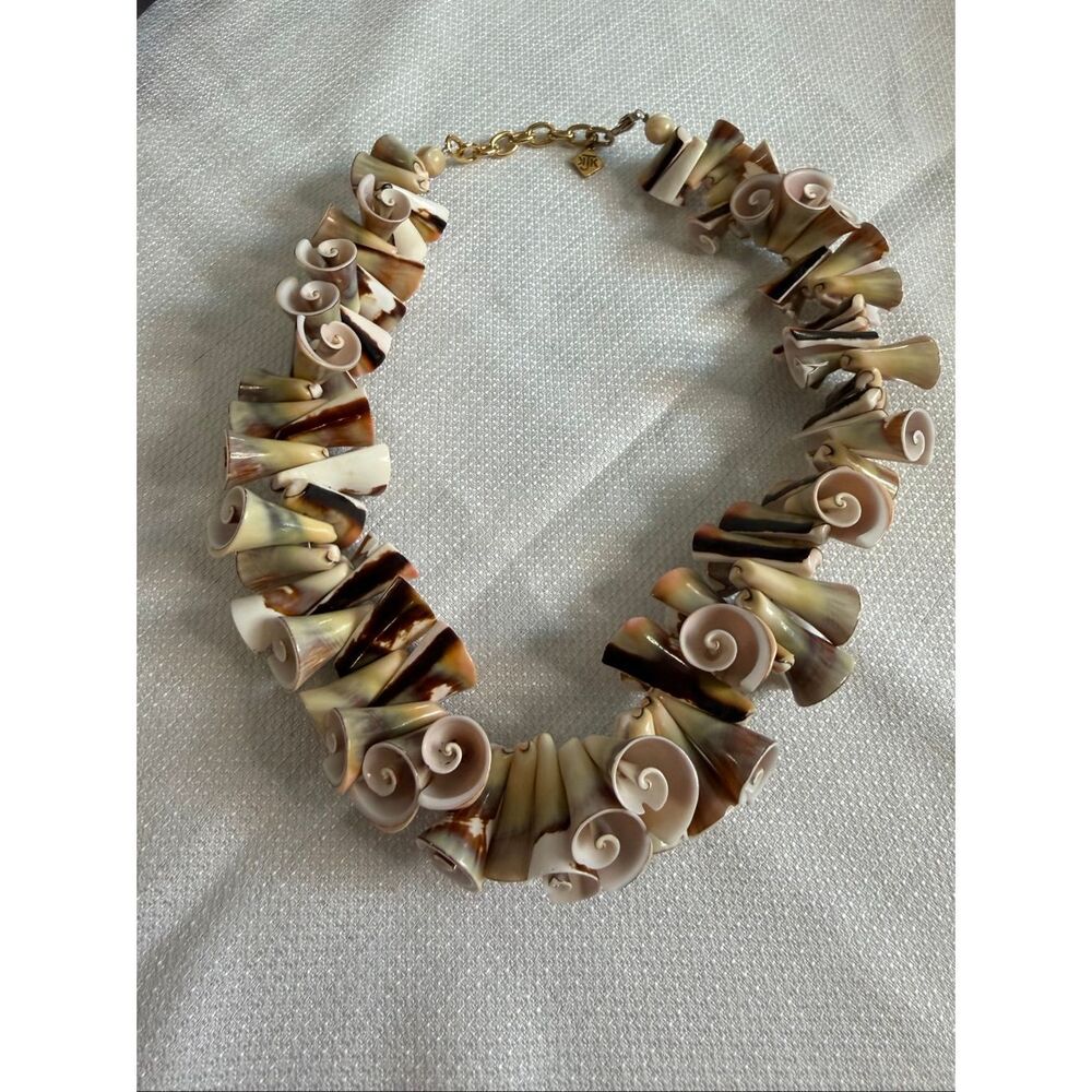 Katherine Kornblau Green Mollusk Shell Necklace Designed Smithsonian